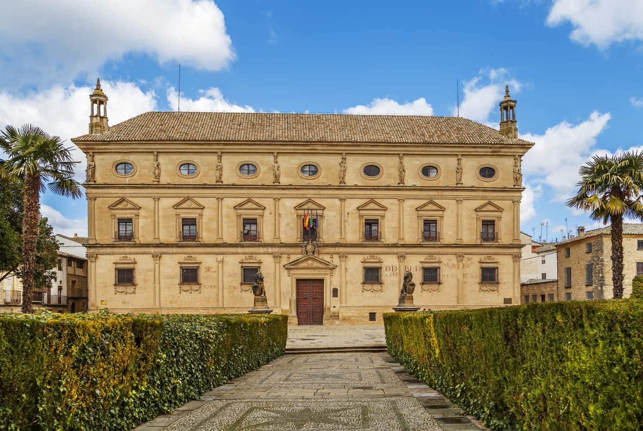 Vazquez de Molina Palace,也被称为链的宫殿