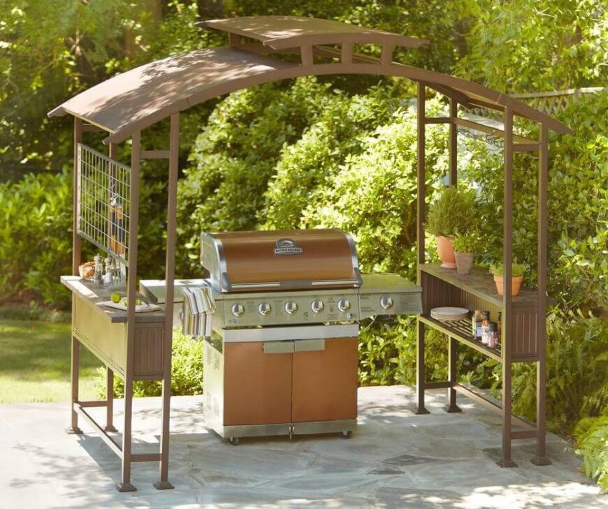 这个凉亭比建造一个永久性的结构更便宜，而且有额外的存储空间，当你想吃烧烤的时候，你会很高兴的!
