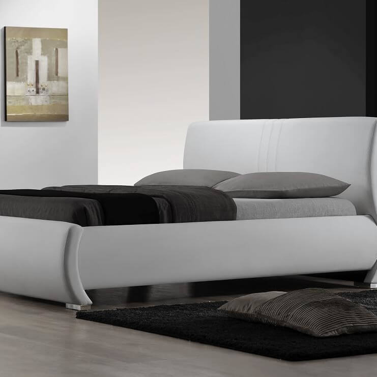 平台床有一个底座，底座由一个凸起的水平实心框架组成，通常有一段由一排柔性木条或格子结构组成，用来支撑床垫。