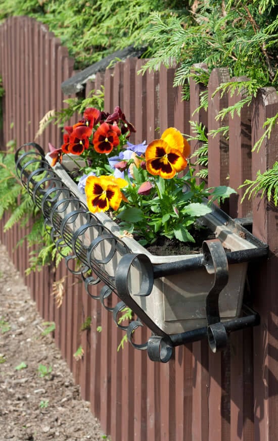 3-垂直花园熟铁花盆架有助于增加风格，通常平凡的业务盆栽你的花。