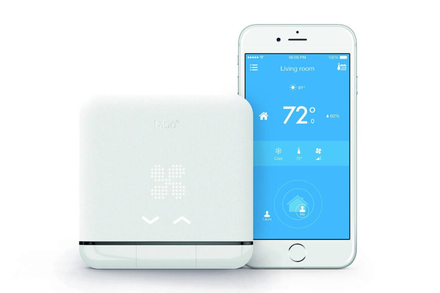 这款智能空调控制器允许您将智能手机连接到现有的空调。通过配套的应用程序，Tado可以利用你手机的位置来确定在你到达之前什么时候该对房子进行预冷，在你离开后什么时候该关机。当然，你也可以在世界上任何地方控制空调，建立行为模式，并计划精确地冷却你的家。
