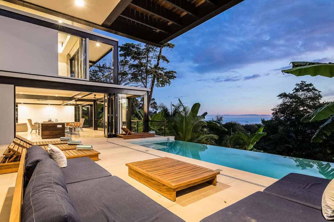 哥斯达黎加山坡海景住宅，由Benjamin Garcia Saxe Architecture设计