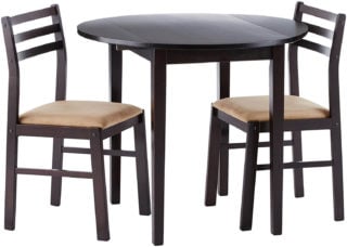 一套餐具，配有一张圆桌和两把软垫椅。