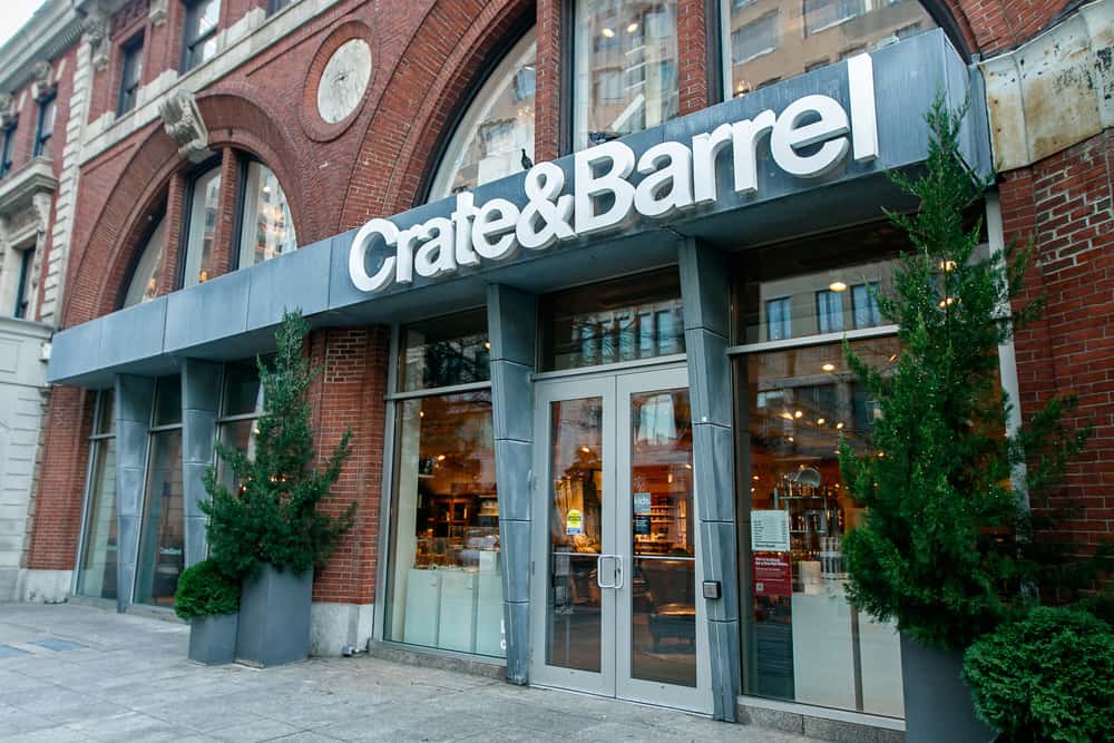 马萨诸塞州波士顿的Crate&Barrel商店。