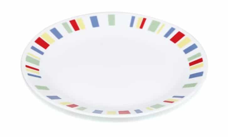 Livingware Memphis 10.25”餐盘，白色底色，外缘彩色图案。