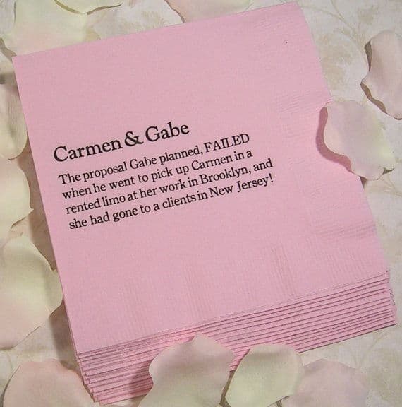 粉色个性化餐巾纸。