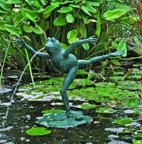 不锈钢，池塘青蛙喷泉。