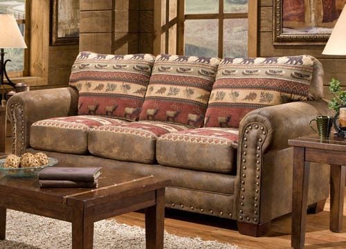美国经典家具可能从2006年才开始出现，但它致力于为消费者提供高质量的家具，这使它成为了今天的品牌。它以其高质量的作品赢得了尊重和钦佩。