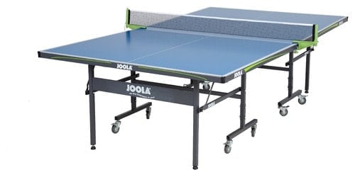 乒乓球桌，蓝色的桌面由塑料/丙烯酸制成。