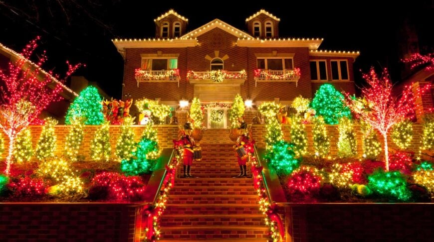 有令人难以置信的圣诞灯饰的房子