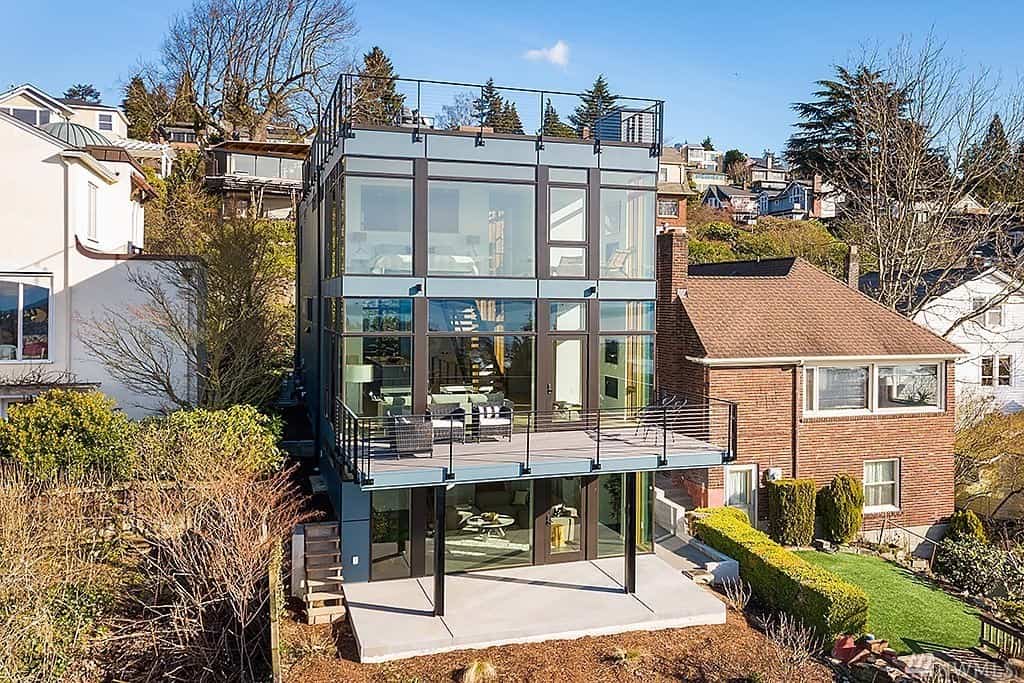 西雅图，一座小山上的三层玻璃房子，可欣赏城市景观