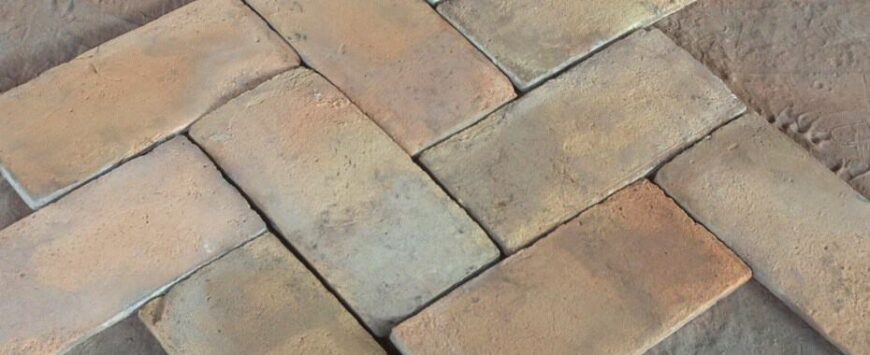 近距离看淡terracotta瓷砖地板。