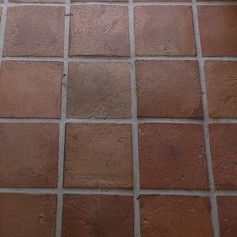 近距离看看这个terracotta砖瓷砖地板。