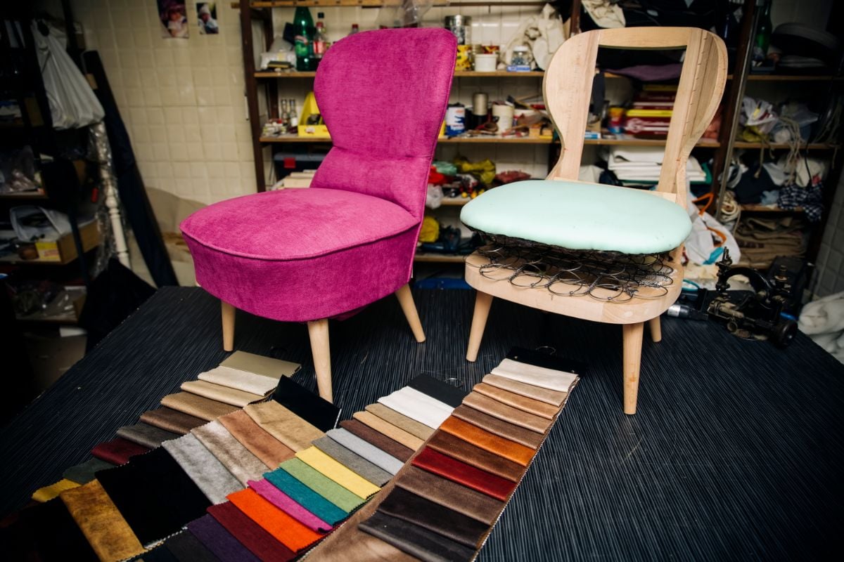 制作椅子的不同类型的织物。