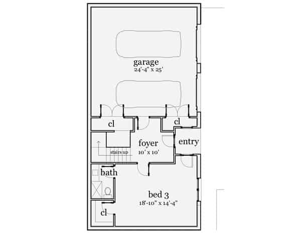 地下室平面图与门厅，车库与衣柜，和一个额外的卧室与衣柜和浴室。
