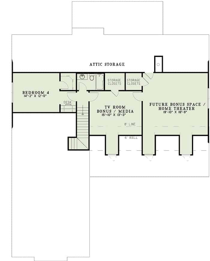 二层平面图有一间卧室、媒体室和一个未来可以变成家庭影院的奖励空间。