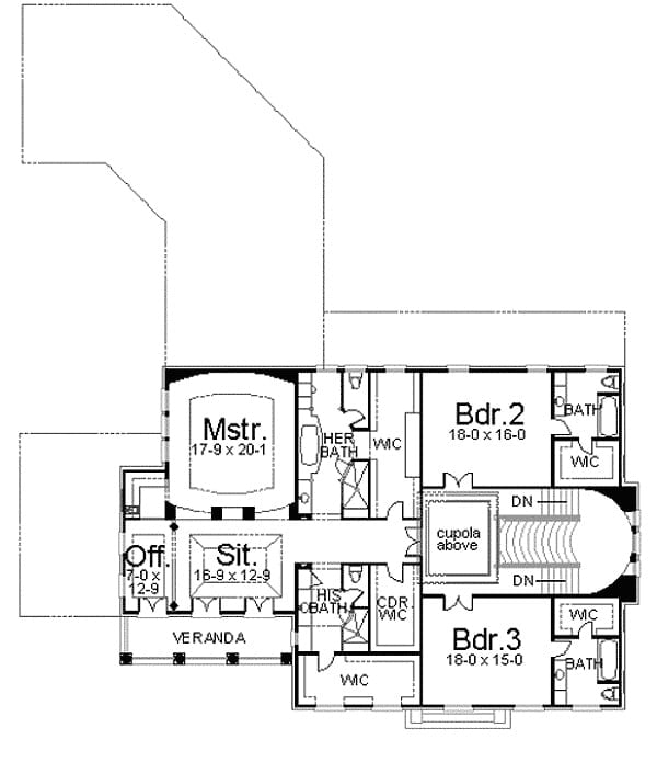二楼平面图有两间卧室和一间带客厅和私人阳台的主套房。