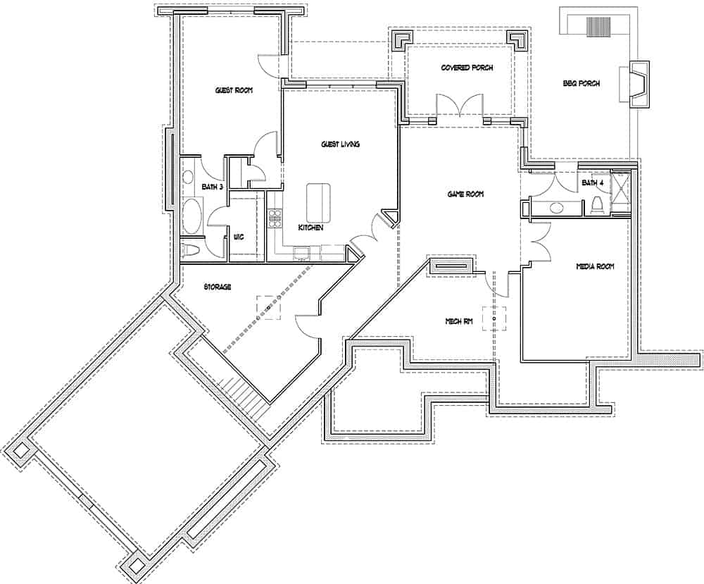 地下室平面图设有客房、客厅和厨房、媒体室和一间通往有顶门廊的游戏室。