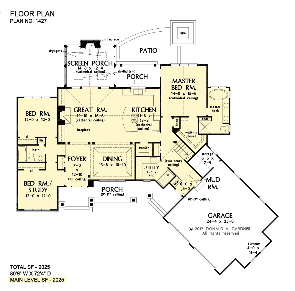 奥利弗家的单层三卧室的整个平面图，有前后门廊，正式的餐厅，大房间，厨房，三间卧室，公用设施和一个通往倾斜车库的储藏室。