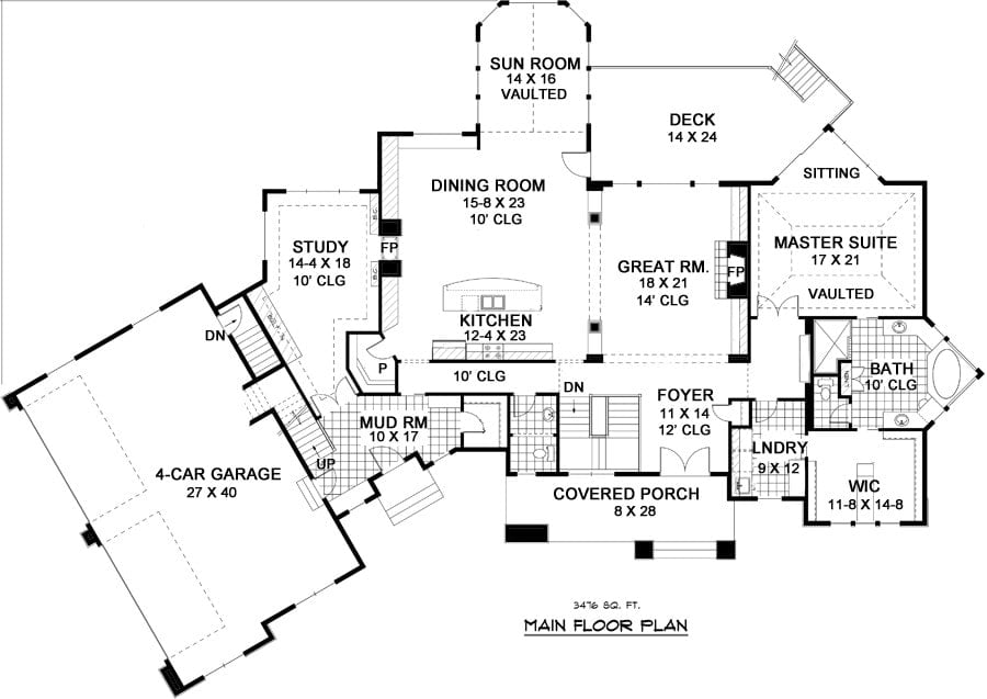 单层5卧室传统楠塔基特住宅的主要楼层平面图，带有4车位车库，主要套房，书房，大房间，厨房和餐厅，通往阳光房和后甲板。