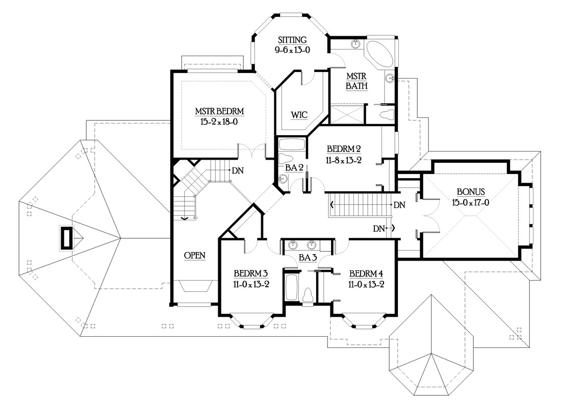二层平面图有一个奖励房间，三间卧室和一个带圆形客厅的主套房。