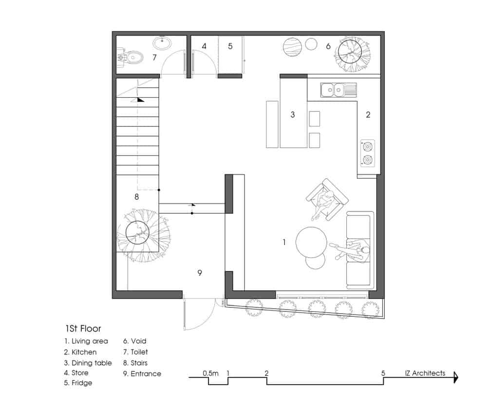这是一楼的平面图，包括厨房和客厅等各个部分。