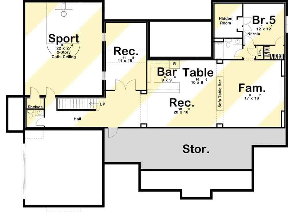 底层平面图与体育法庭、娱乐室、家庭房间。一间卧室和一个隐藏的房间。