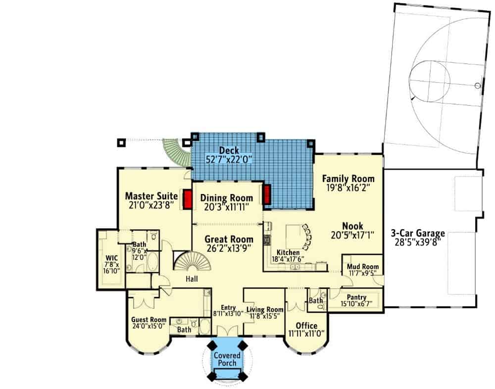 低层平面图有四间卧室，一间健身房，客厅，家庭房，游戏室，剧院，船存储和一个运动场。