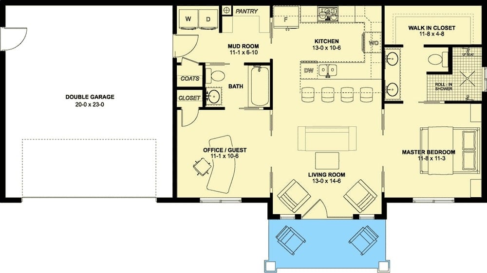 两卧室单层新美国住宅的主层平面图，带有入口门廊、客厅、厨房、灵活的办公室/客房、主卧室和通往双车库的储藏室。