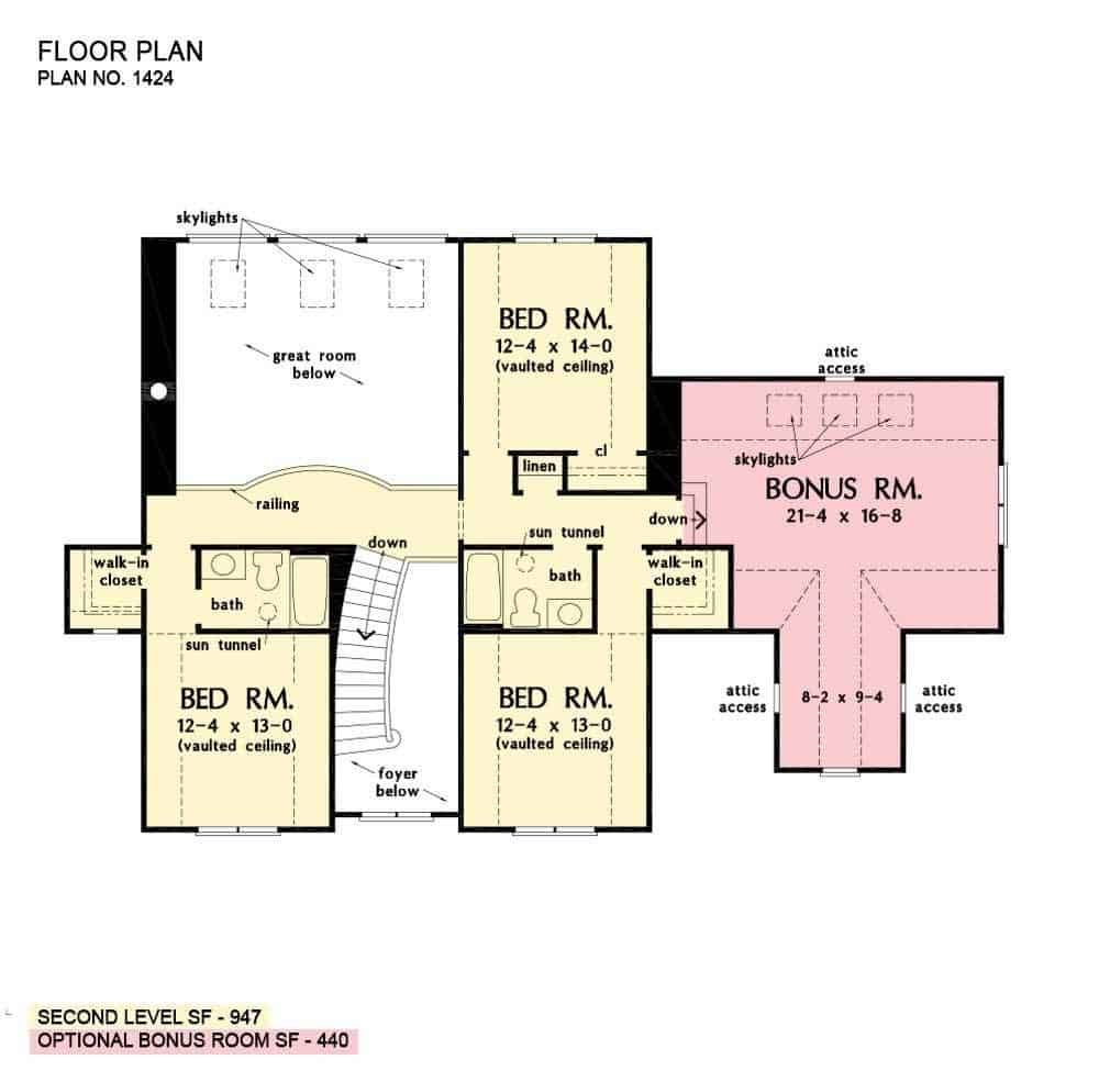 二层平面图有三间卧室，两间浴室和一个大的奖励房间。