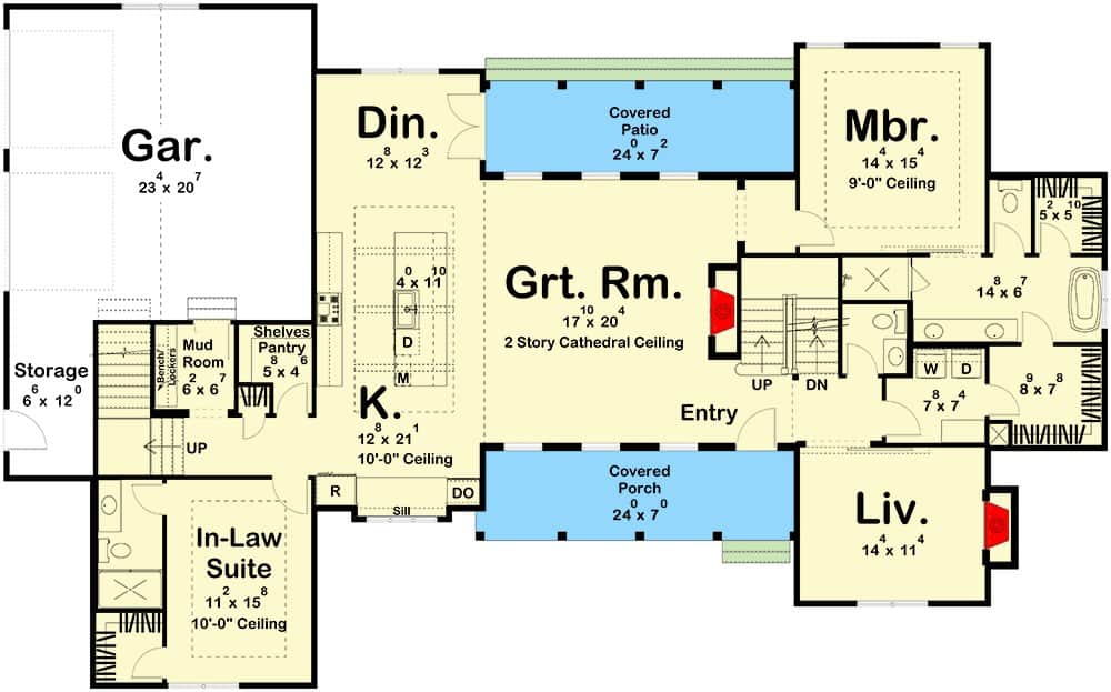 5间卧室的两层现代农舍的主楼层平面图，有大房间，客厅，厨房，用餐区，储藏室和两间卧室，包括主卧室和姻亲套房。