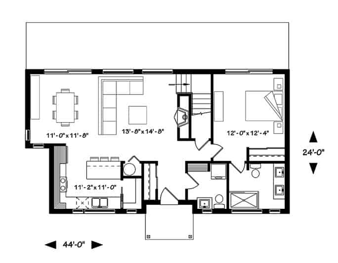 两层过渡风格的三卧室住宅的主要楼层平面图，带有客厅，厨房，用餐区和带私人甲板通道的主要卧室。