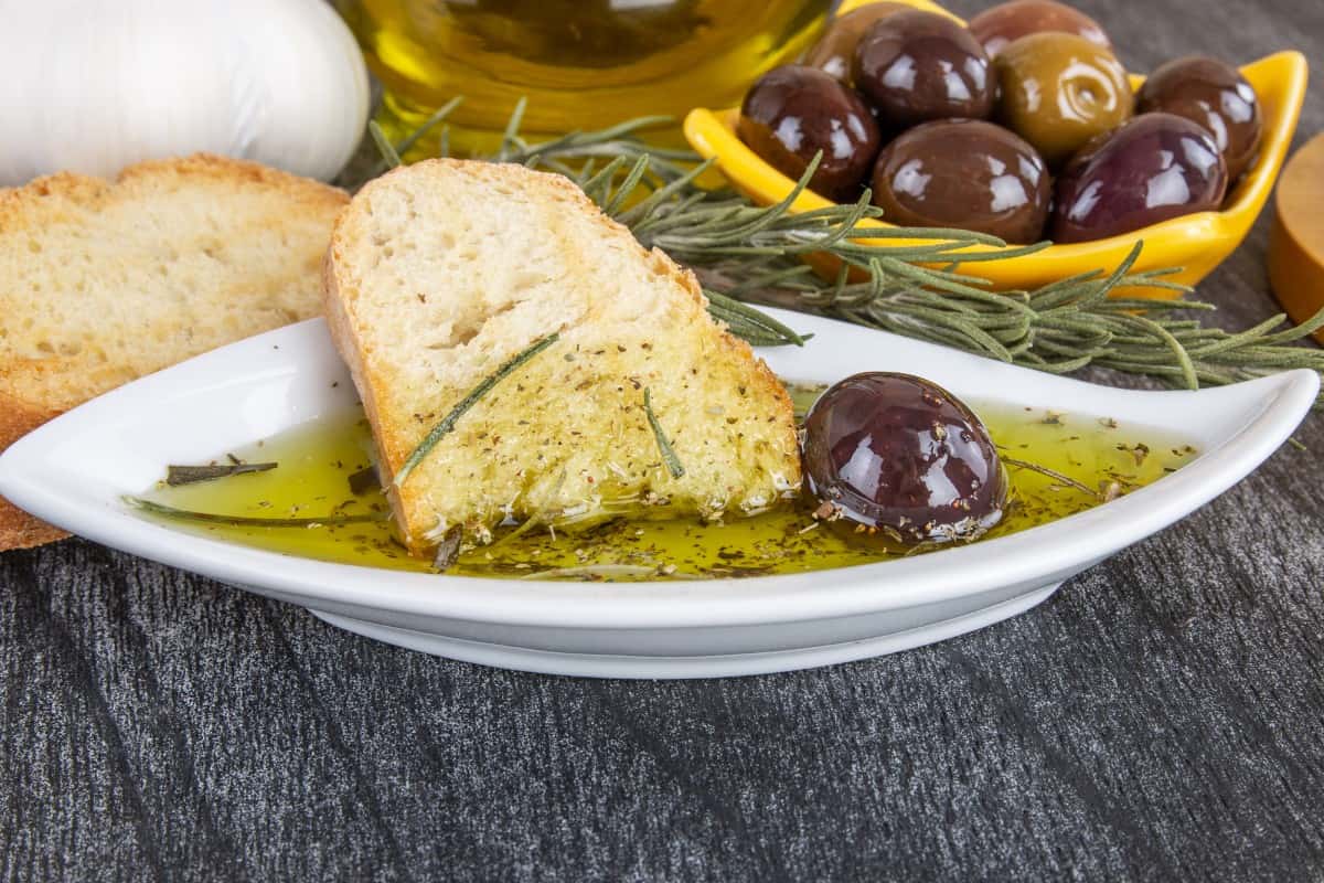 面包蘸橄榄油