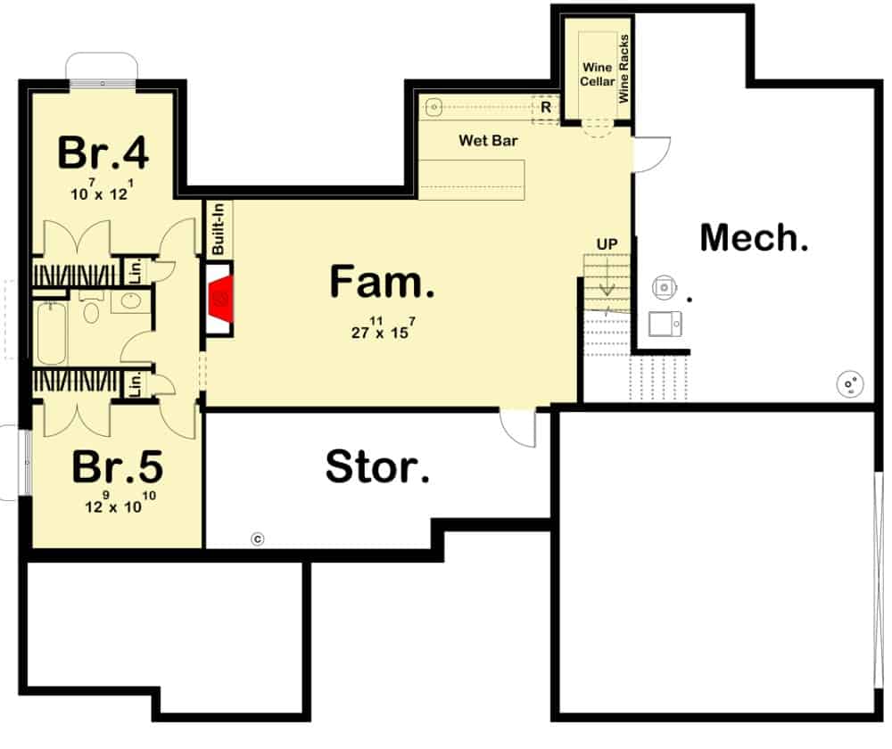 低层平面图有两间卧室，一个共享的全浴室，和一个配有湿酒吧和酒窖的家庭娱乐室。