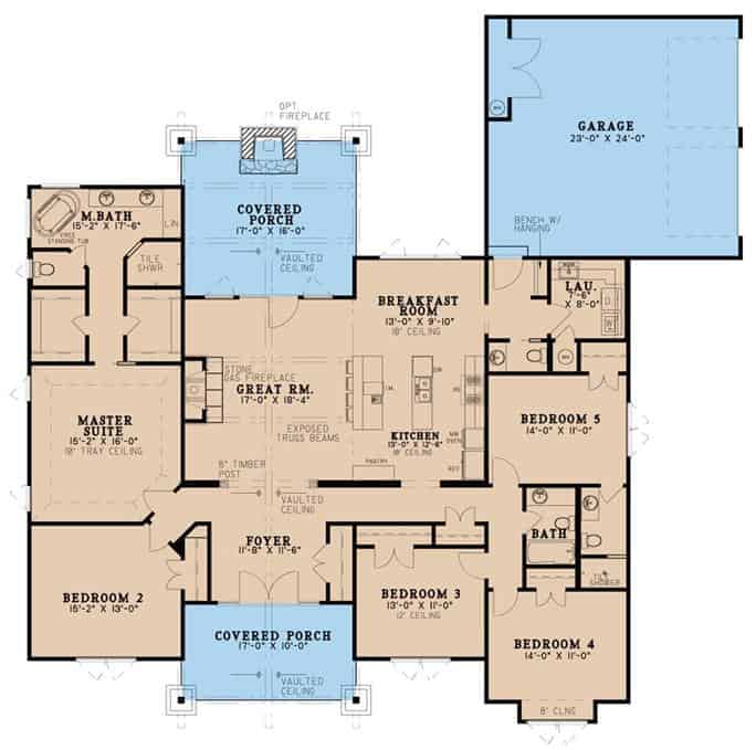 单层5卧室乡村牧场的主要楼层平面图，带有前后门廊、门厅、大房间、厨房、早餐室、洗衣房和通往后车库的储藏室。