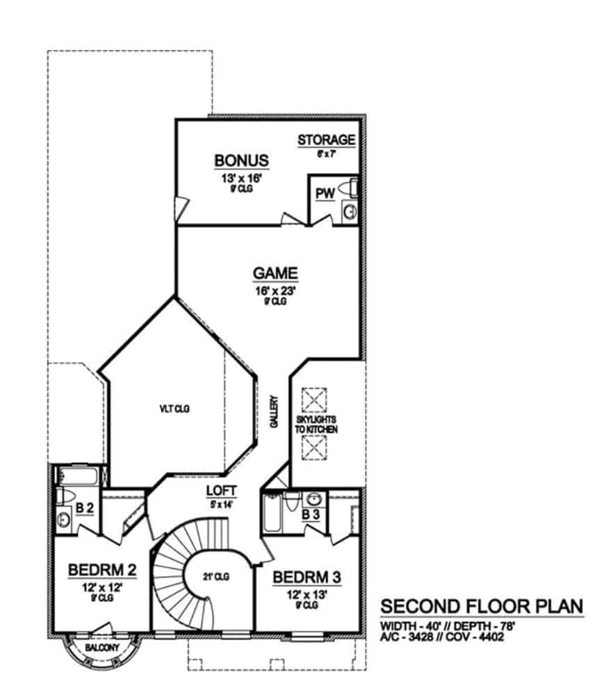 二级平面图和两个卧室套房,一个游戏房间,阁楼,奖金的房间。
