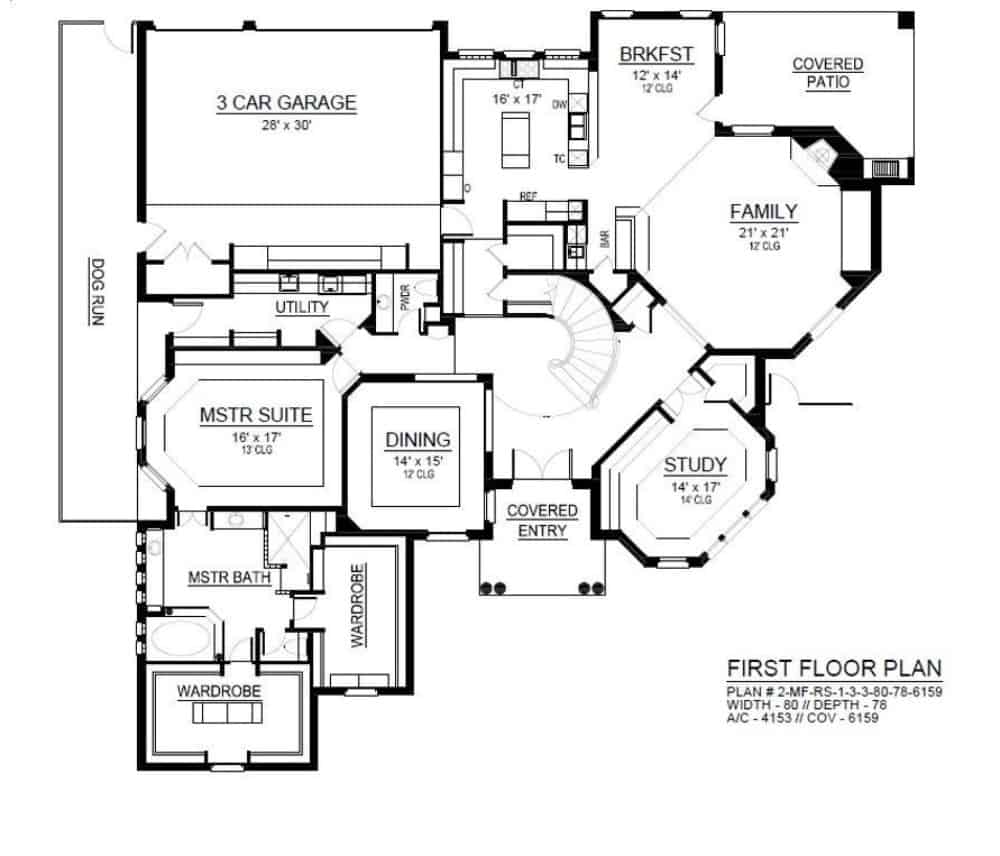 3卧室欧式两层住宅的主层平面图，带有带顶棚的入口，书房，家庭娱乐室，早餐角，厨房，正式餐厅，主要套房，杂物间和3车位车库。