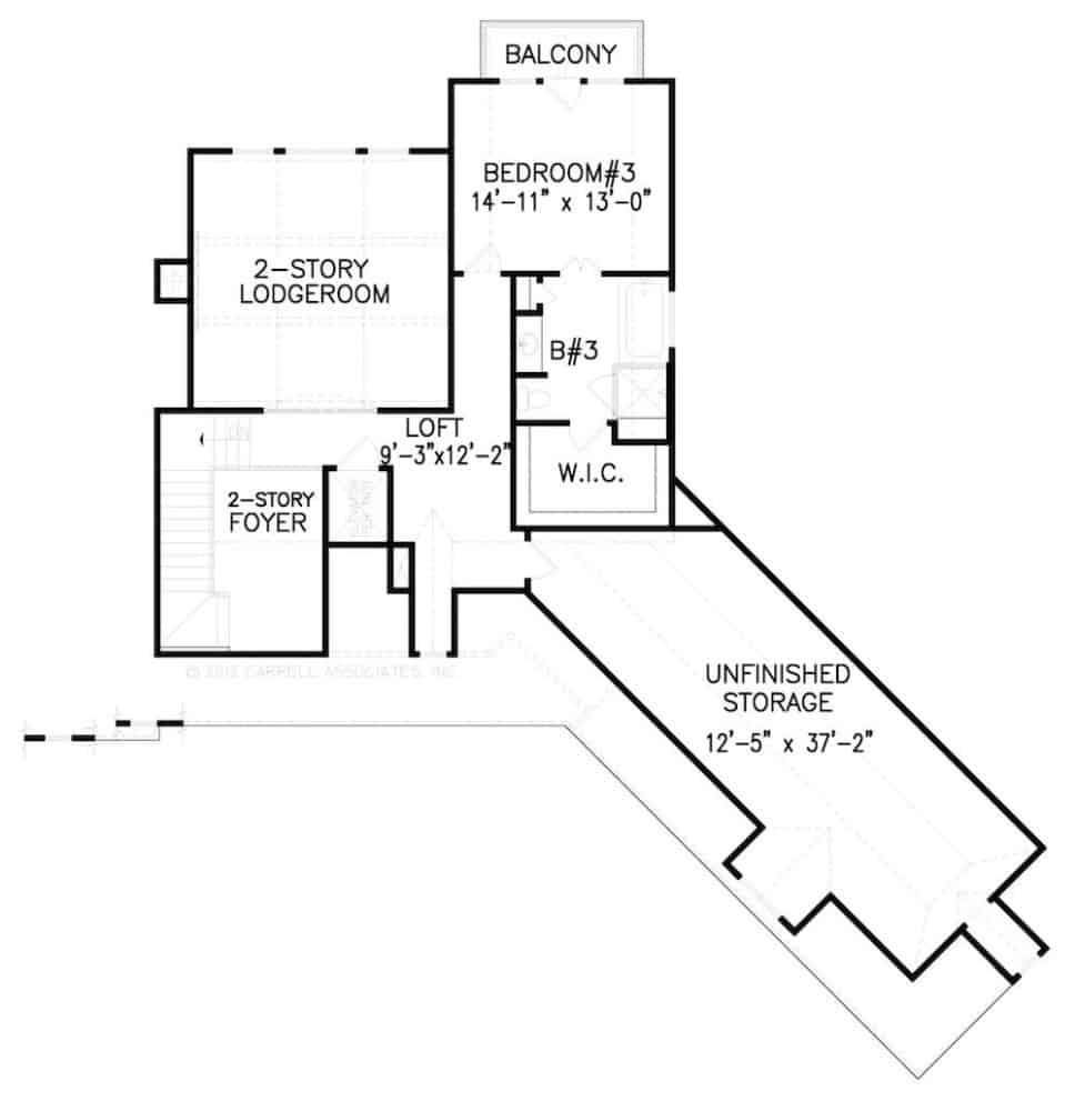 二层平面图有一间卧室，一间阁楼，车库上方有未完成的储藏室。