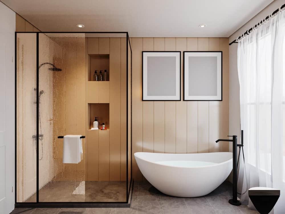主浴室设有独立浴缸和步入式淋浴间，配有锻铁固定装置。