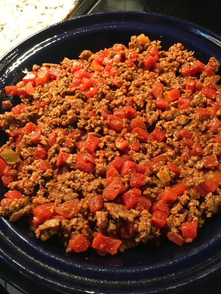 碎牛肉和番茄的混合物。