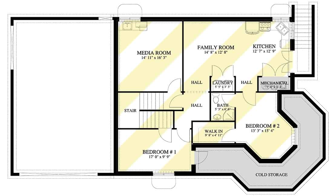低层平面图有两间卧室，媒体室，厨房，家庭娱乐室和冷库。