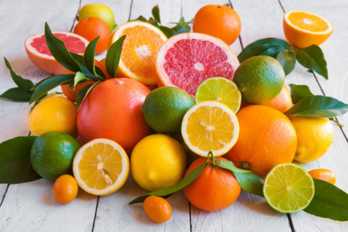 柑橘类水果(橙子、柠檬、葡萄柚、柑橘、酸橙)。