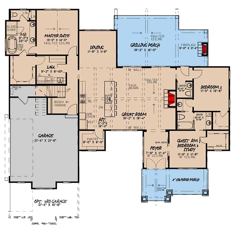 两层三卧室农舍的主平面平面图，设有门厅，大房间，厨房，用餐区，通往车库的储藏室，以及充足的户外空间。