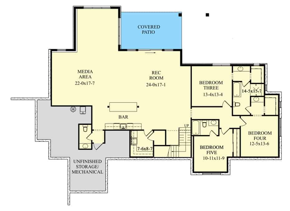 低层平面图有三间卧室，一间娱乐室，一间媒体室和一个有顶的露台。