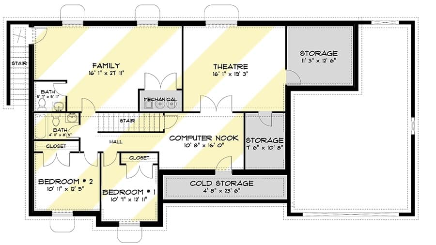 底层平面图有两间卧室,电脑角落,家庭影院,家庭房间,和大量的存储空间。