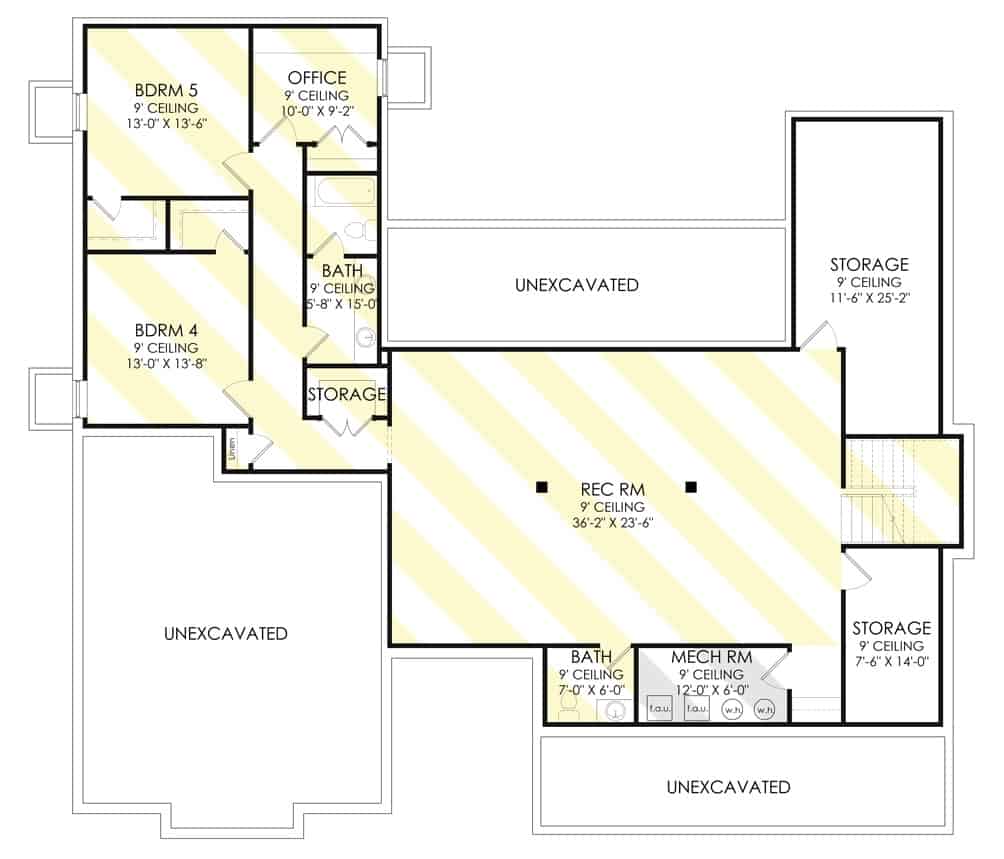 较低楼层平面图，有两间卧室，家庭办公室，娱乐室和大量存储空间。