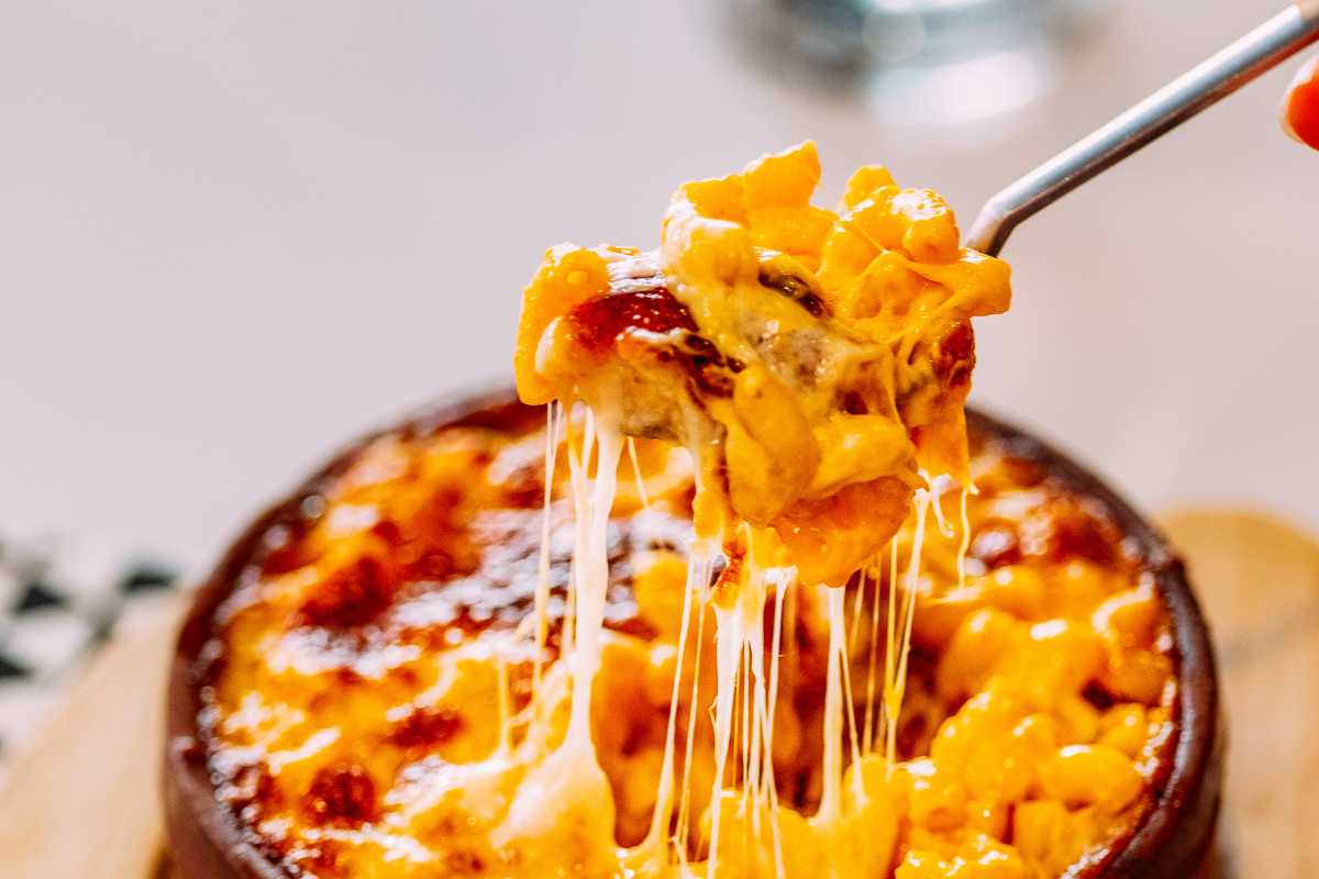 奶油和可口的味噌Mac和奶酪。