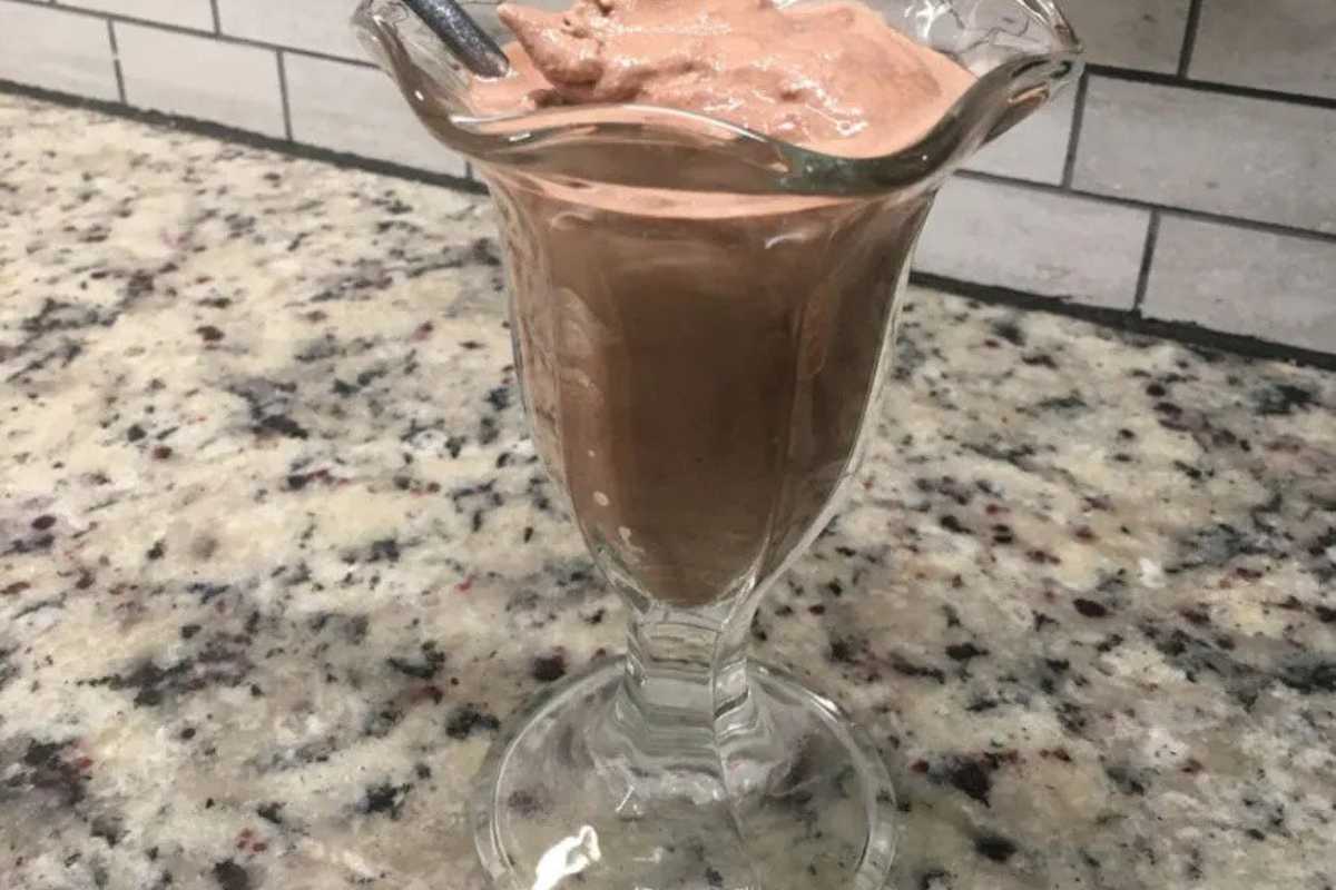 原始巧克力冰淇淋香甜可口。