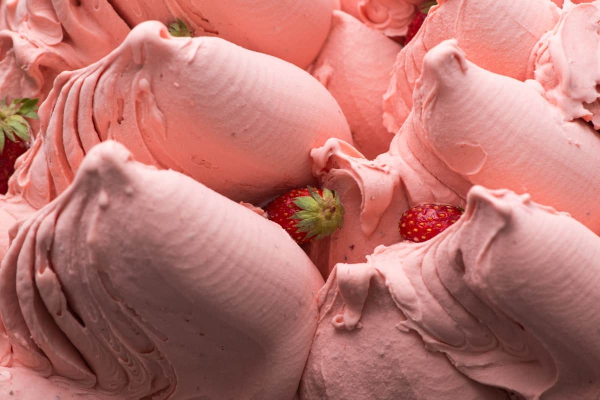 最好的素食草莓冰淇淋