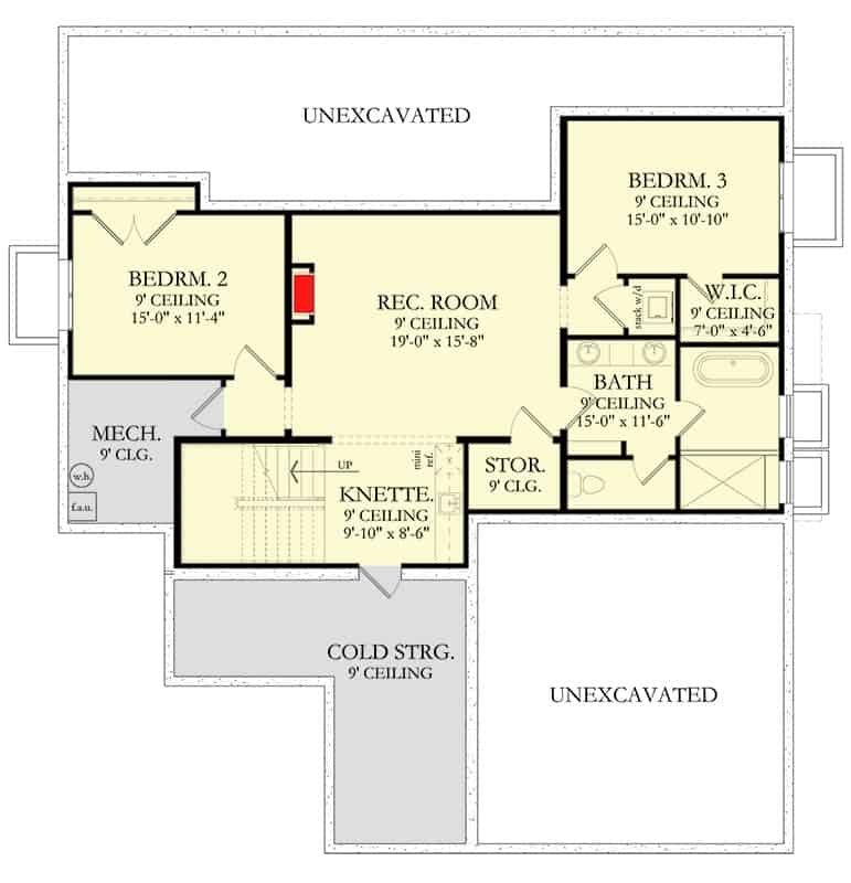 低层平面图有两间卧室，娱乐室，小厨房和储藏室。